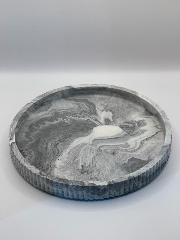 Handmade Round Jesmonite Tray - Image 2